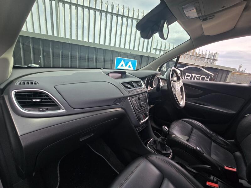VAUXHALL MOKKA